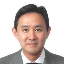 Photo portrait of Mr Yun Choi